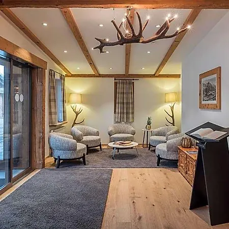 Val Saraina Otel *